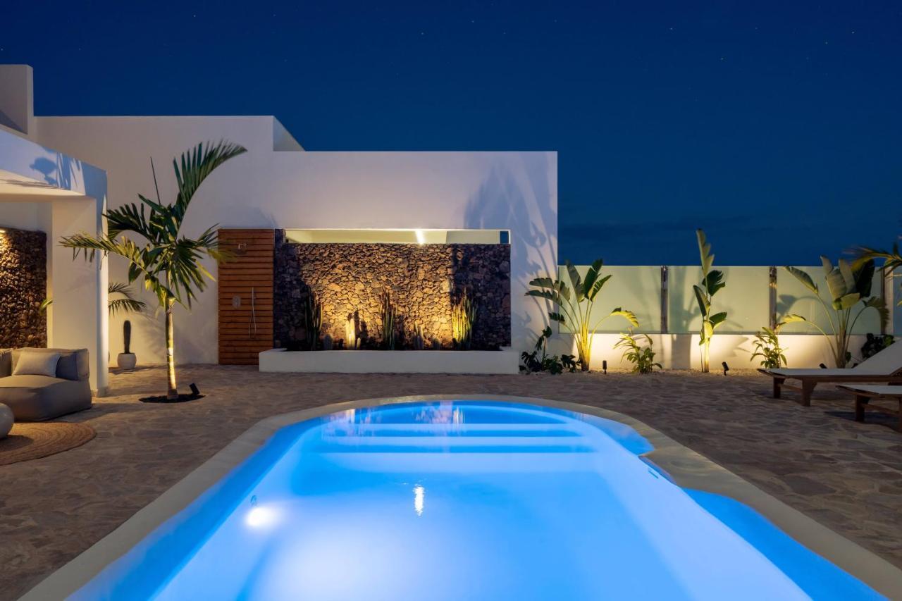 Villa Noma - Design Space With Pool In Коральео Экстерьер фото